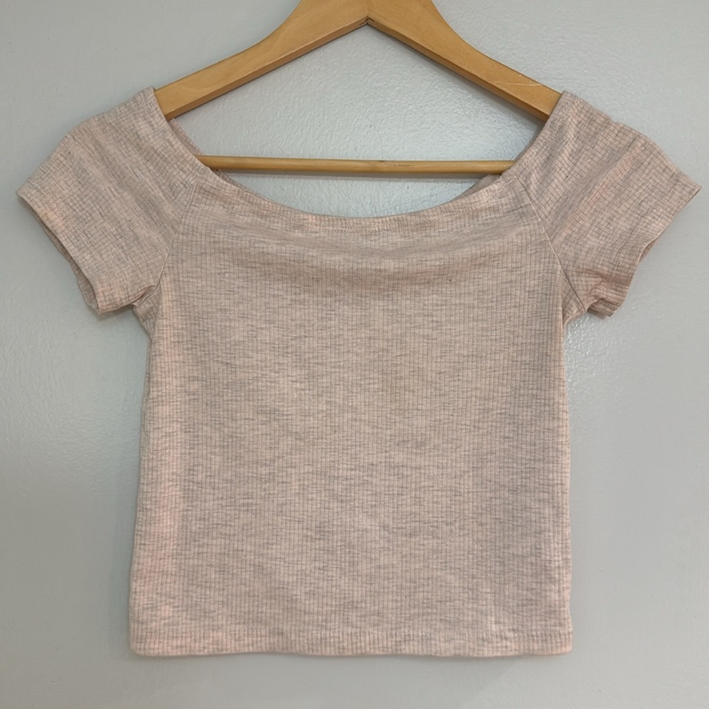 MOVING SALE - Pink H&M off shoulder ribbed crop top